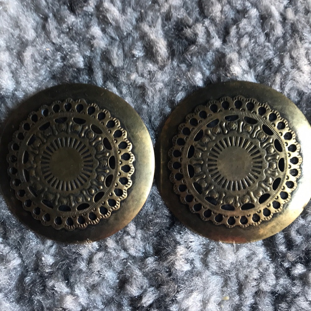 Gold antique stud earrings